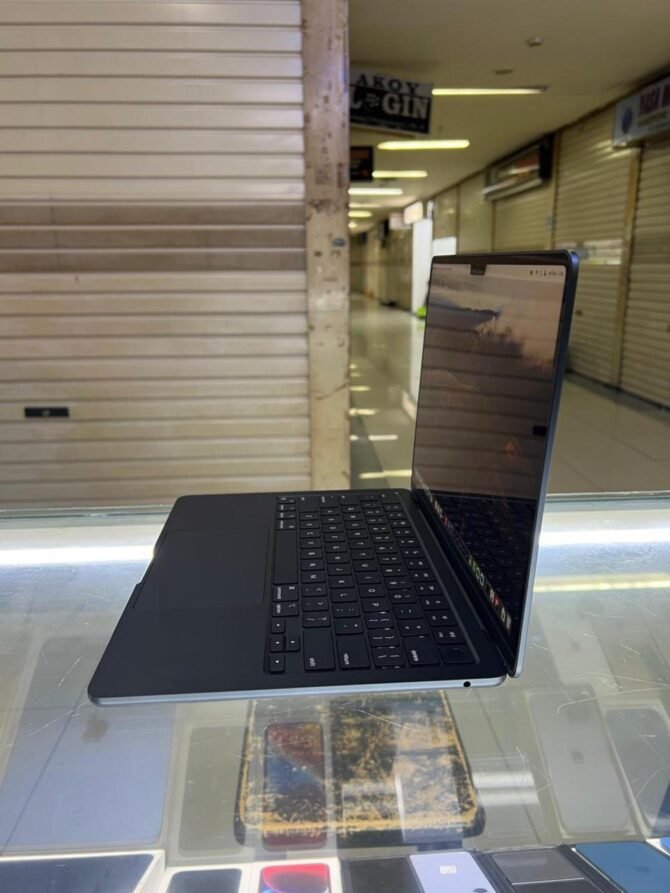 MacBook Air M2 8/512GB Second Midnight Original Ex iBox - Gambar 10