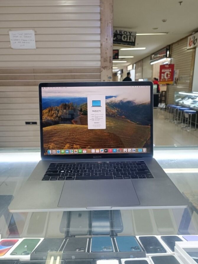 MacBook Pro 2018 Second i7 16512GB