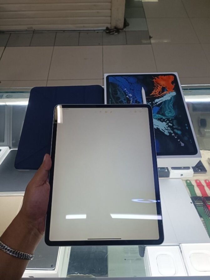 iPad Pro 2018 Second 12.9in 256GB Gray WiFi Only Original