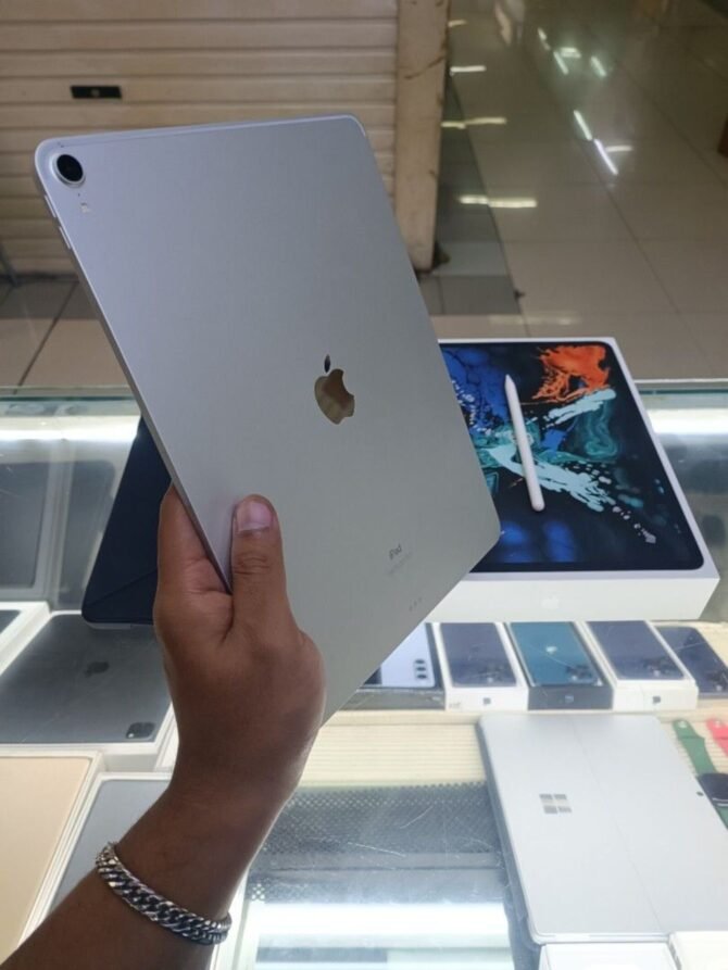 iPad Pro 2018 Second 12.9in 256GB Gray WiFi Only Original - Gambar 9