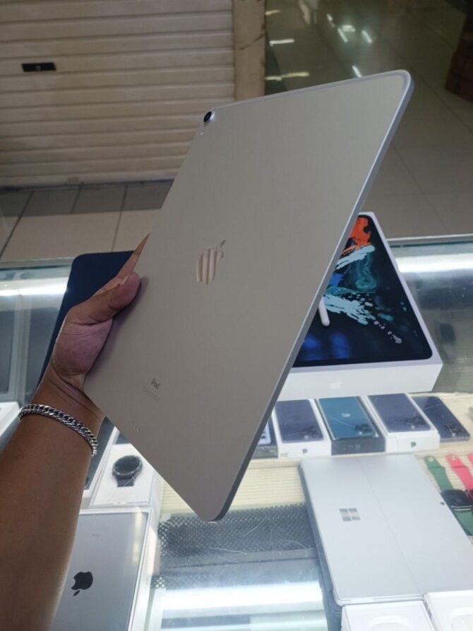 iPad Pro 2018 Second 12.9in 256GB Gray WiFi Only Original - Gambar 10