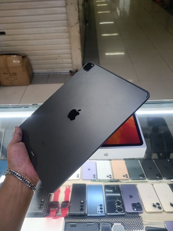 iPad Pro 2020 Second 12.9in 256GB Gray WiFi Only Original - Gambar 8