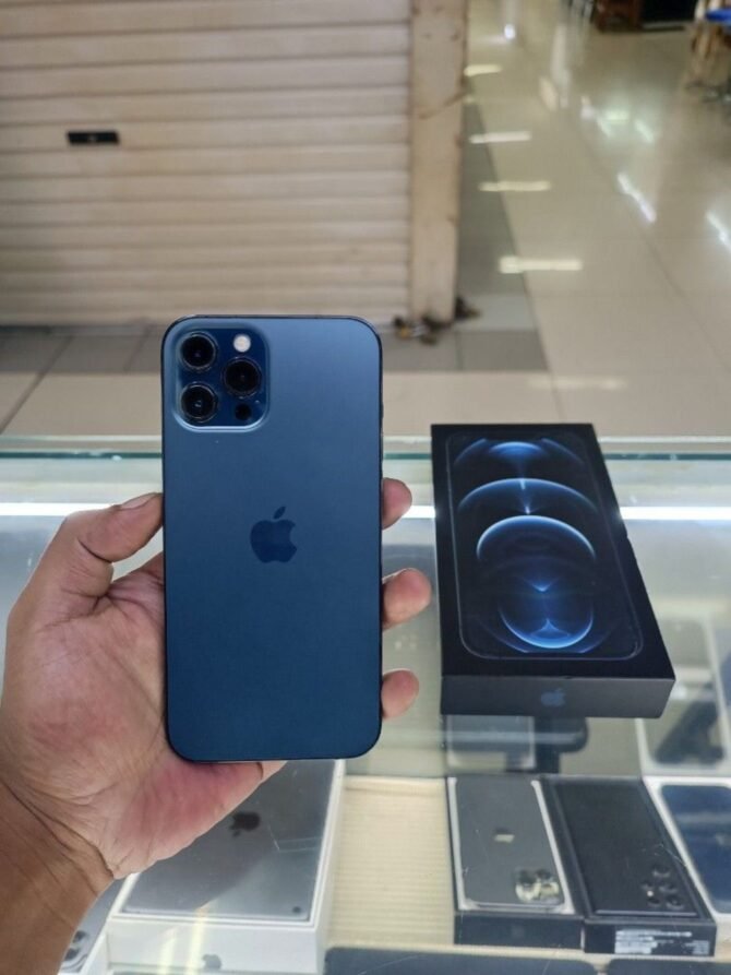 iPhone 12 Pro Max Second 256GB Pasific Blue Original Ex iBox - Gambar 10