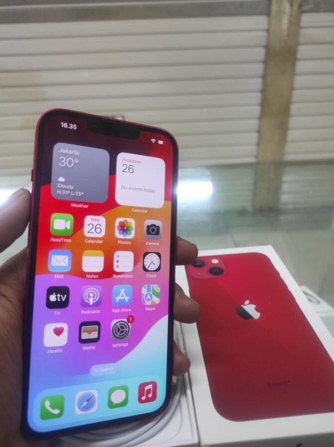 iPhone 13 128GB Red Second Ex iBox - Gambar 2