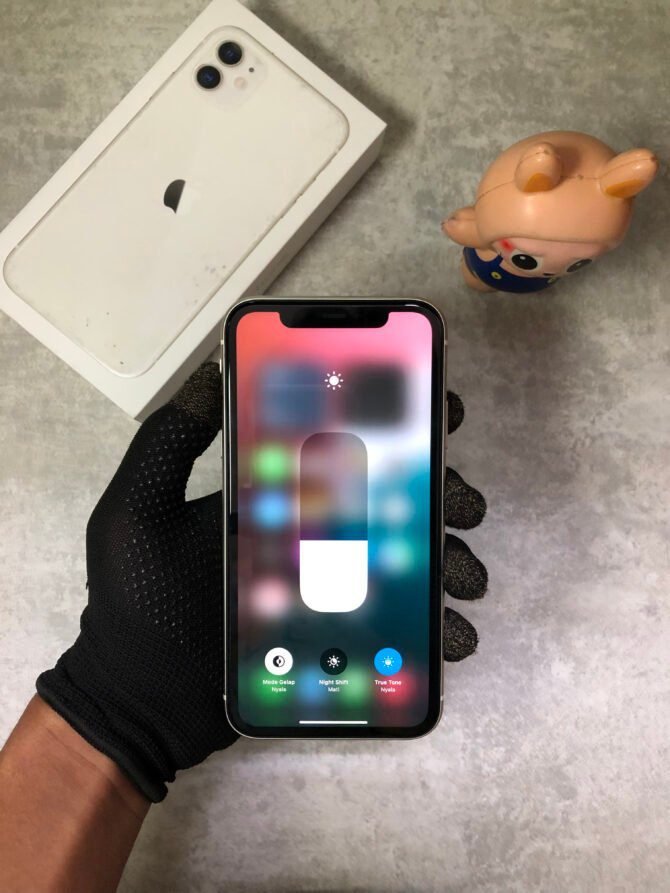 iPhone 11 128GB White