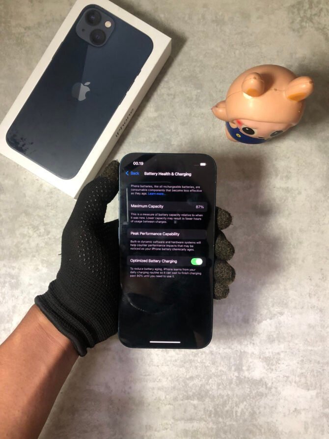 iPhone 13 256GB Black Second iBox - Gambar 6