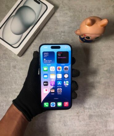 iPhone 15 128GB Black Titanium Second