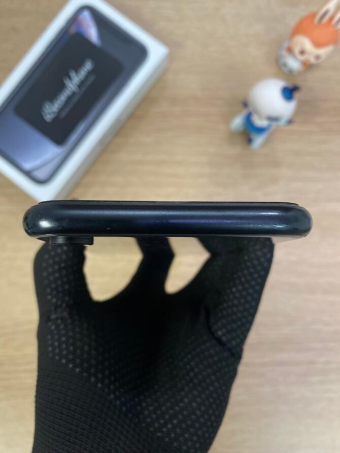 iPhone XR 128GB Black Second iBox - Gambar 10