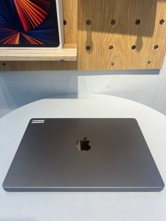 Jual MacBook Pro M3 8/512GB 2023