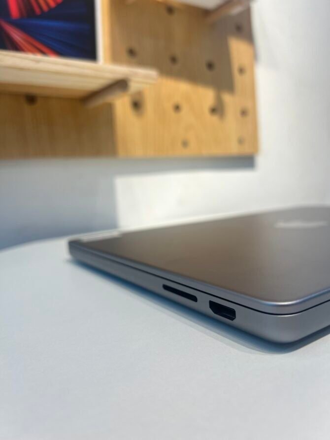 MacBook Pro M3 8/512GB 2023 Grey Second Digimap - Gambar 9