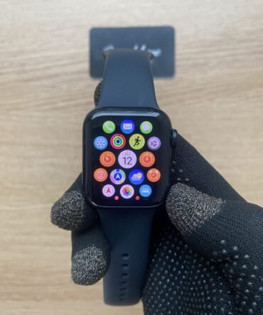 Apple Watch SE 2 40mm GPS Midnight Aluminium Second Digimap Layar