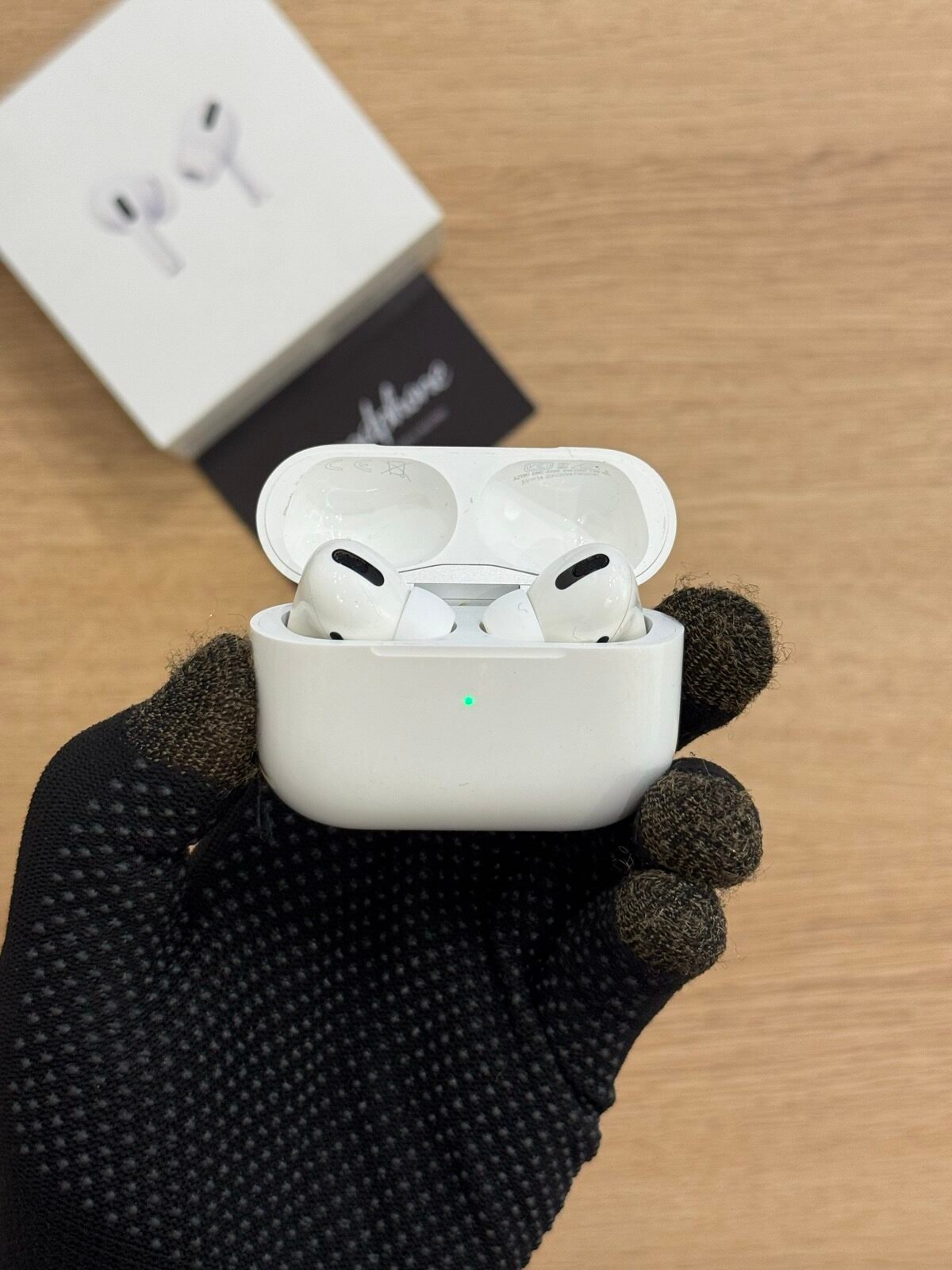 Airpods Pro 1 Second Inter Original Bergaransi - iSecondphone Jakarta Airpods Pro 1 Second Inter Original Bergaransi - iSecondphone Jakarta
