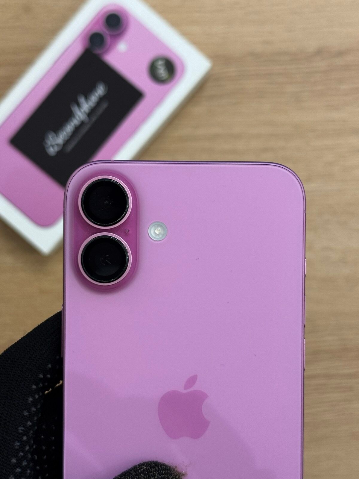 iPhone 16 Plus Pink 256GB Second iBox Original Bergaransi - iSecondphone Jakarta iPhone 16 Plus Pink 256GB Second iBox Original Bergaransi - iSecondphone Jakarta