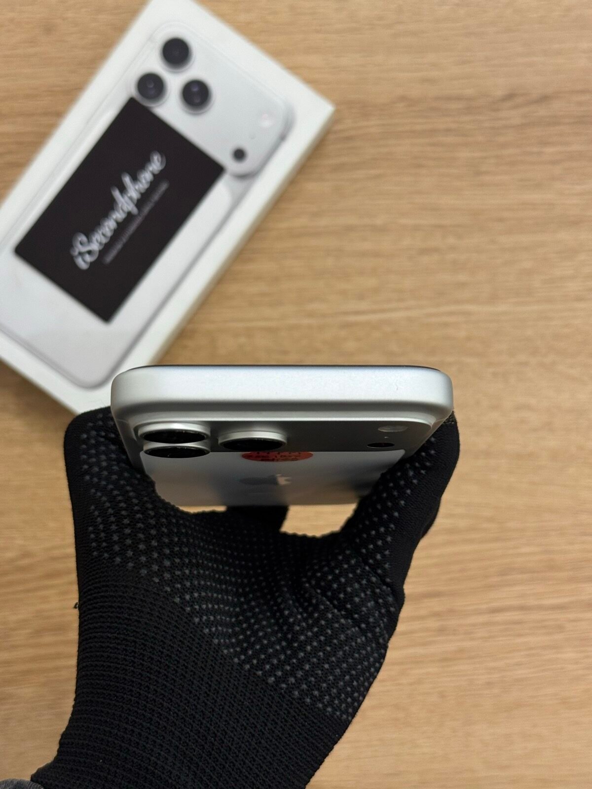 iPhone 17 Pro Max Silver 256GB Second iBox Original Bergaransi - iSecondphone Jakarta iPhone 17 Pro Max Silver 256GB Second iBox Original Bergaransi - iSecondphone Jakarta